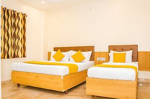 Hotel Radhika
