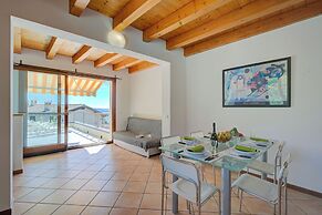 Eden House - Terrace & View Lake