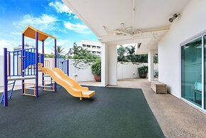 Zen Sapphire Shore Balcony - Pool - Work Desk