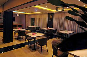 Wealth Hotel