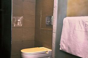 Wealth Hotel