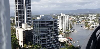 Chevron Tower3 has 2bedrooms 2beds With Car Park
