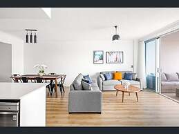 Chevron With 3beds and own Carpark Within Tower3