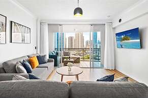 Chevron With 3beds and own Carpark Within Tower3
