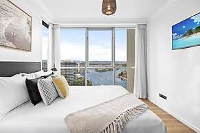 Chevron With 3beds and own Carpark Within Tower3