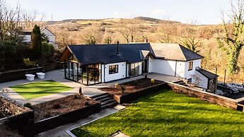 Troed-Y-Rhiw Farm