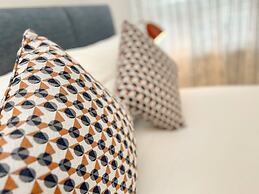 Ocho Homes Lux By Eight Continents, Belfast