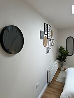Ocho Homes Lux By Eight Continents, Belfast