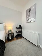 Ocho Homes Lux By Eight Continents, Belfast