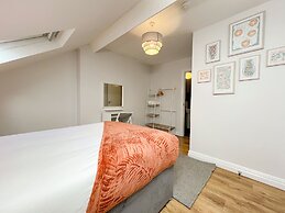Ocho Homes Lux By Eight Continents, Belfast