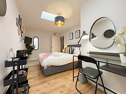 Ocho Homes Lux By Eight Continents, Belfast