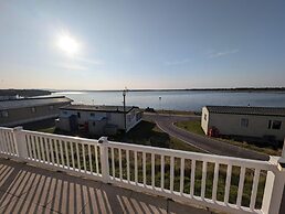 3 Bed Lodge - Sleeps 6 - Parking - Pets - Wifi