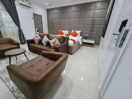 R-oak Hotel and Apartment