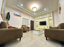 R-oak Hotel and Apartment