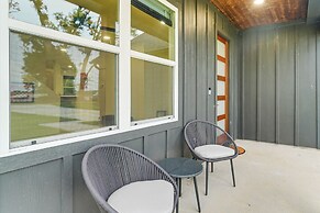 Lake-view Retreat w/ Games & Yard in Daingerfield