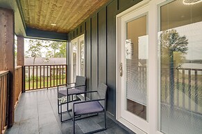 Lake-view Retreat w/ Games & Yard in Daingerfield