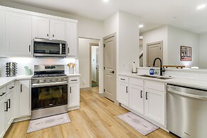 Lake-view Retreat w/ Games & Yard in Daingerfield