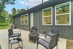 Lake-view Retreat w/ Games & Yard in Daingerfield