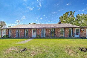 Hike & Fish: Rustic, Timeless Mckee Home w/ Yard
