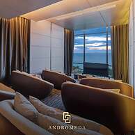 Pattayas Top Sea View Luxury Escape