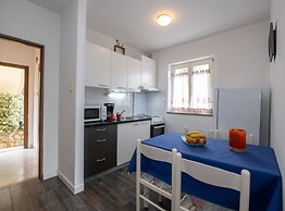 Apartments Mirjana IKA