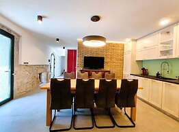 Villa Galant Brgudac - Private Oasis With Pool