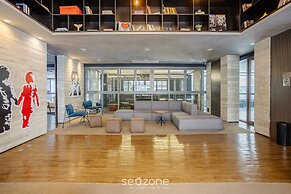 Studio w/ pool near subway FRE2112