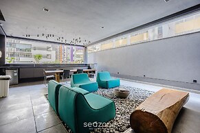 Studio w/ pool near subway FRE2112