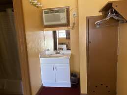 DELUXE INN