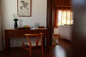 Yulong Sadhu Inn
