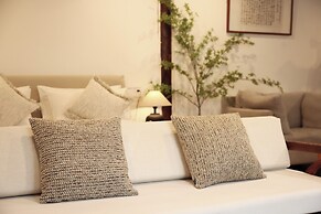 Yulong Sadhu Inn