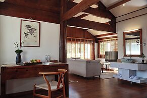 Yulong Sadhu Inn