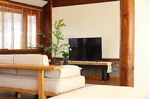 Yulong Sadhu Inn