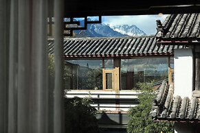 Yulong Sadhu Inn