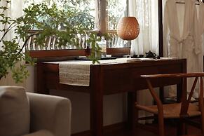 Yulong Sadhu Inn