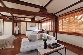 Yulong Sadhu Inn