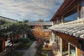 Yulong Sadhu Inn