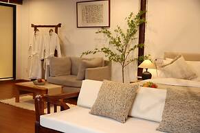 Yulong Sadhu Inn
