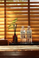 Yulong Sadhu Inn