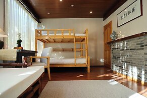 Yulong Sadhu Inn