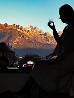 Yulong Sadhu Inn