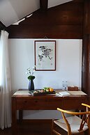 Yulong Sadhu Inn