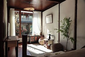 Yulong Sadhu Inn