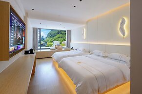 Mountain Search Snow View Hotel