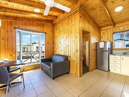 Heatherbrae Holiday Village