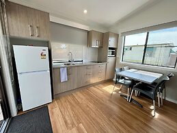 Heatherbrae Holiday Village