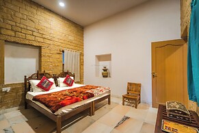 Hotel Desert Moon