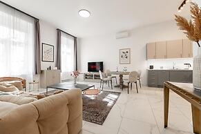 Magnolia Apartment Hotel