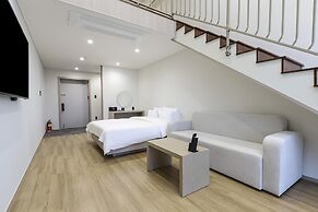 Pohang Hound Hotel Songdo Beach