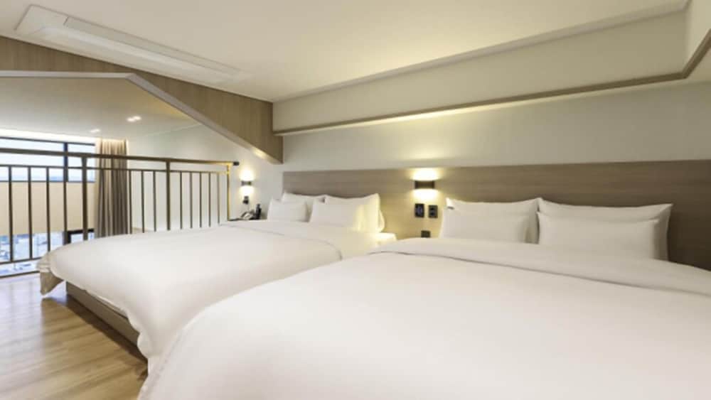 Pohang Hound Hotel Songdo Beach